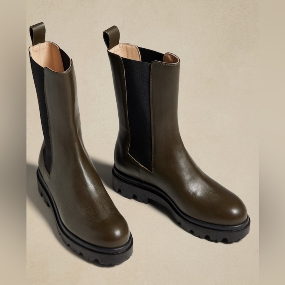 Banana Republic Hudson Tall Leather Chelsea Boots, Olive Green, Size 7, EUC